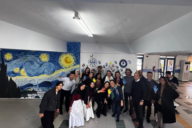 İnsan Kaynakları Topluluğu İİSBF Duvarına Resim Çizdi