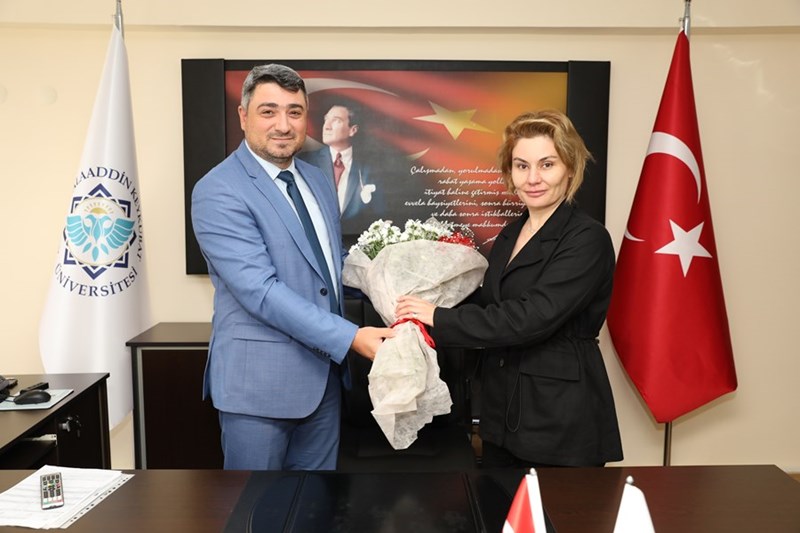 YENİ DEKANIMIZ PROF. DR. GÜNEŞ YILMAZ GÖREVİ DEVRALDI YENİ DEKANIMIZ PROF. DR. GÜNEŞ YILMAZ GÖREVİ DEVRALDI