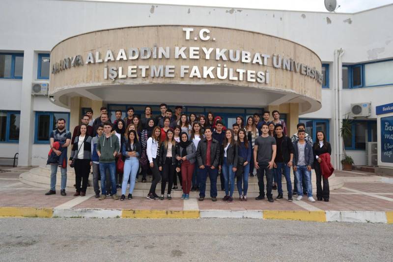Lise Öğrencilerinin İşletme Fakültesine Ziyareti